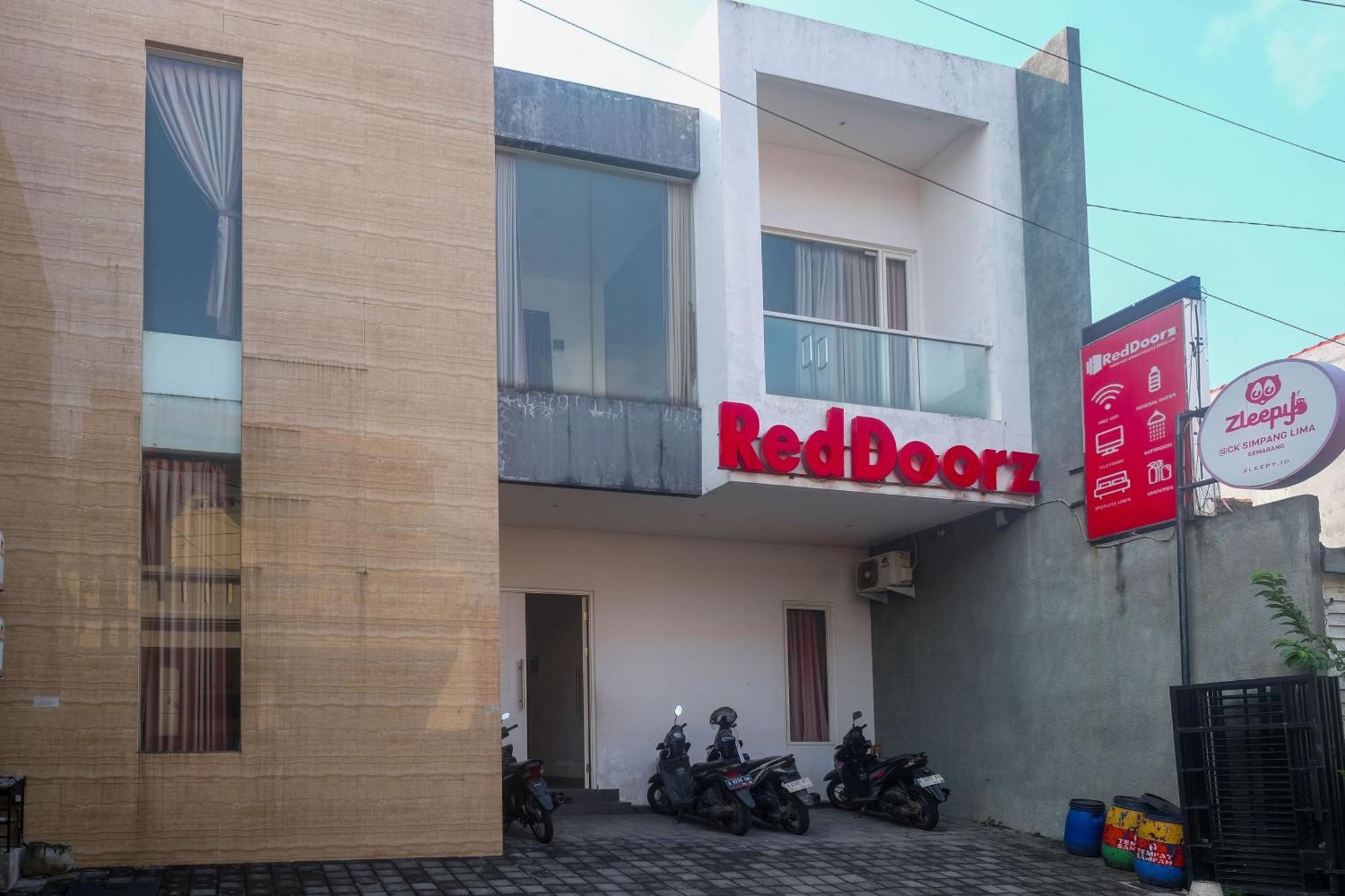 Hotel Reddoorz Syariah Near Simpang Lima Semarang Jomblang Exteriér fotografie