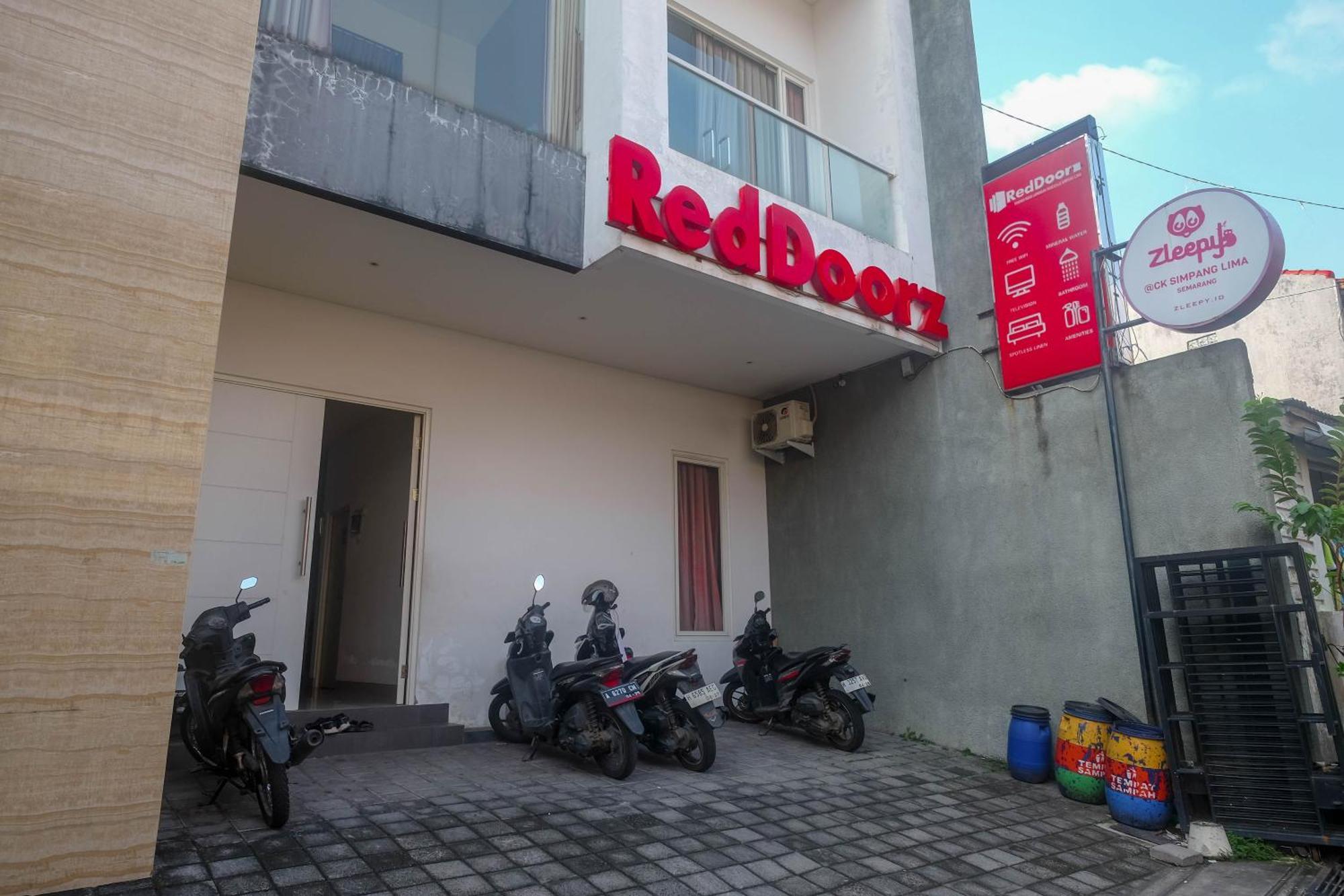 Hotel Reddoorz Syariah Near Simpang Lima Semarang Jomblang Exteriér fotografie