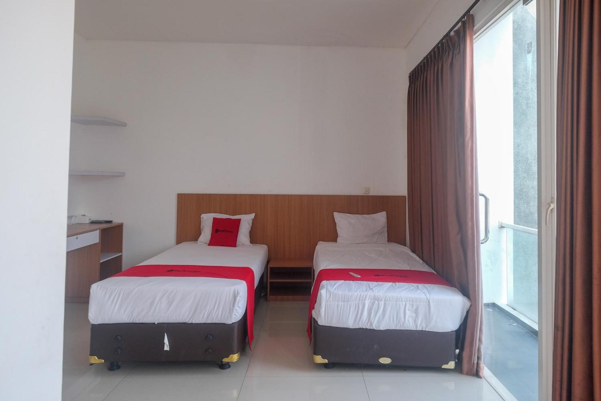 Hotel Reddoorz Syariah Near Simpang Lima Semarang Jomblang Exteriér fotografie