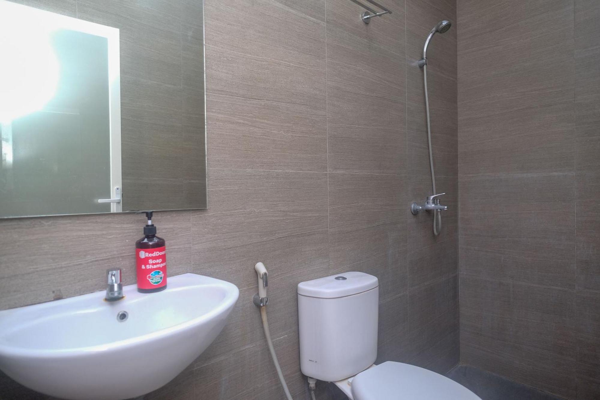Hotel Reddoorz Syariah Near Simpang Lima Semarang Jomblang Exteriér fotografie