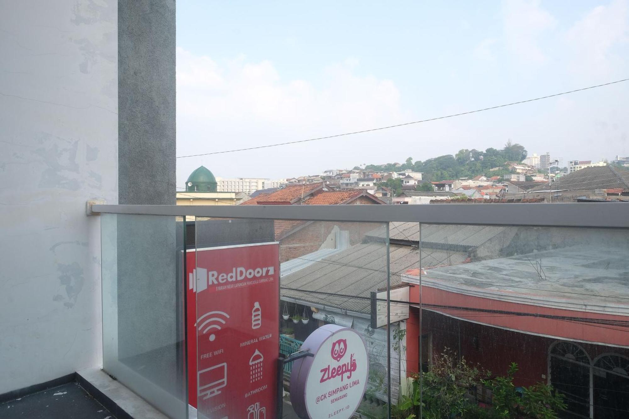 Hotel Reddoorz Syariah Near Simpang Lima Semarang Jomblang Exteriér fotografie